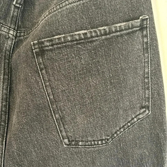 Kirkland Signature Black High-Waisted Straight Leg Jeans - Picture 6 of 7